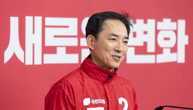국민의힘 공관위 면접 마치고 인터뷰 하는 박민식 전 국가보훈부 장관 / 사진 = 연합뉴스