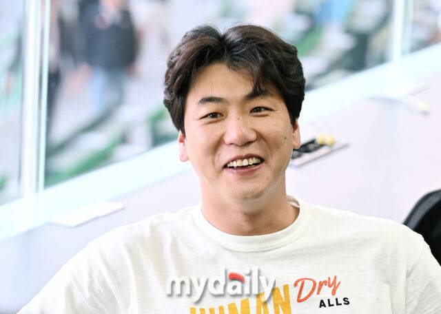 SG 김광현이 경기전 인터뷰를 갖고 있다./마이데일리