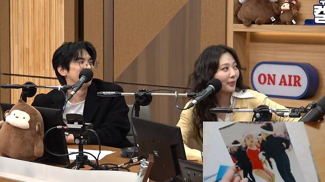 SBS 파워FM 두시탈출 컬투쇼 보이는 라디오 방송 화면 캡처