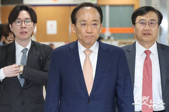 추경호 국민의힘 전 원내대표가 지난달 17일 오전 서울 서초구 서울중앙지방법원에서 열린 계엄 해제 표결 방해 혐의 관련 공판에 출석하고 있다. 류영주 기자