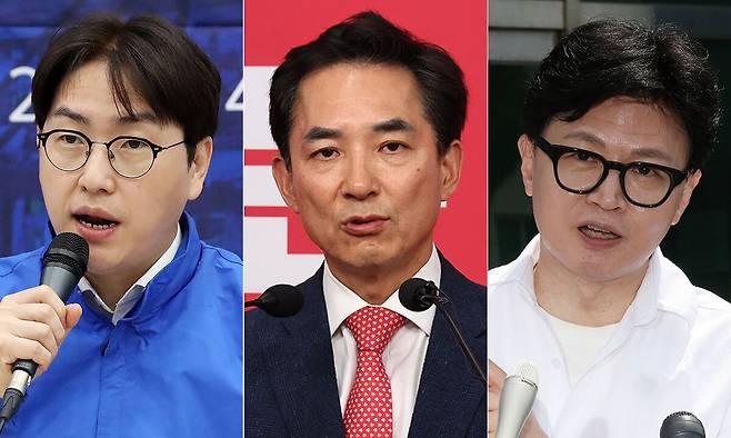 “고향 발전” vs “완주”vs “보수 재건” 5일 국민의힘이 부산 북갑 국회의원 보궐선거에 박민식 전 국가보훈부 장관을 전략공천하면서 해당 지역구의 3파전 대결 구도가 확정됐다. 더불어민주당 하정우 후보(왼쪽부터)는 초중고를 부산에서 나온 연고를, 부산 출신인 박 후보는 한 후보와의 단일화 가능성에 선을 긋고 완주하겠단 각오다. 무소속 한동훈 후보는 ‘보수 재건’을 강조하고 있다. 부산=뉴시스·뉴스1