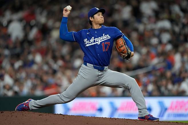 Los Angeles Dodgers starting pitcher Shohei Ohtani throws during the second inning of a baseball game against the Houston Astros in Houston, Tuesday, May 5, 2026. (AP Photo/Ashley Landis)







<저작권자(c) 연합뉴스, 무단 전재-재배포, AI 학습 및 활용 금지>