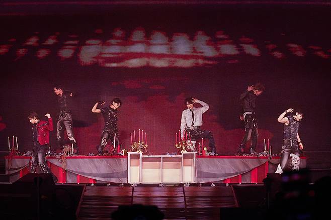 Boy band Enhypen performs during a concert for its “Blood Saga” world tour at KSPO Dome in southern Seoul on May 1. [BELIFT LAB]