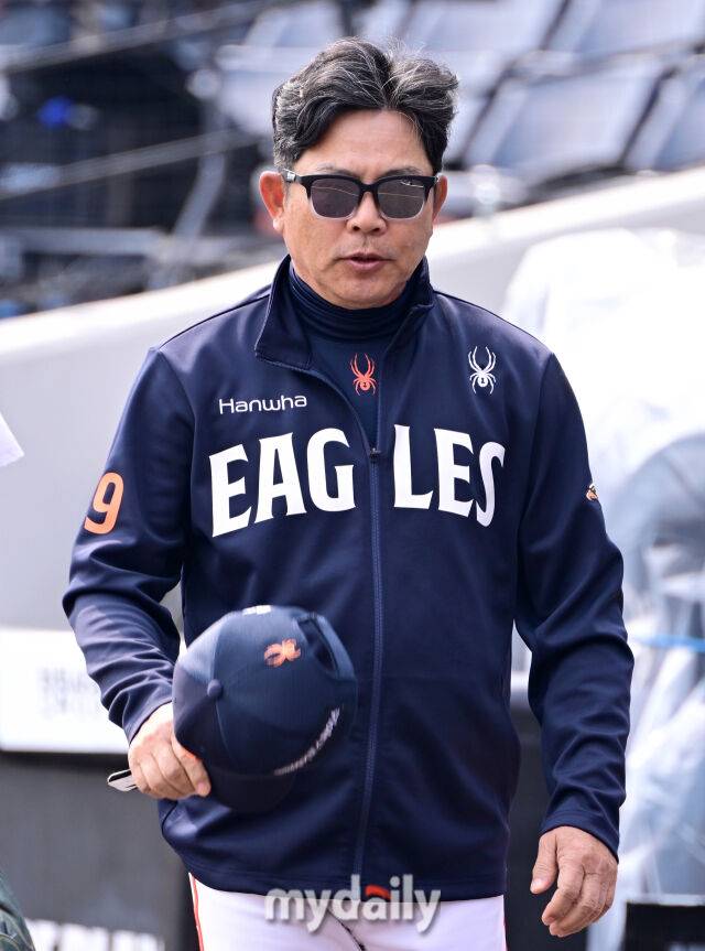 양상문 코치가 잔류군 투수코치로 보직이 변경됐다./마이데일리