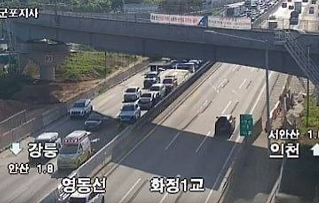 [안산=뉴시스] 사고 현장. (사진=경기도소방재난본부 제공) 2026.05.06. photo@newsis.com *재판매 및 DB 금지