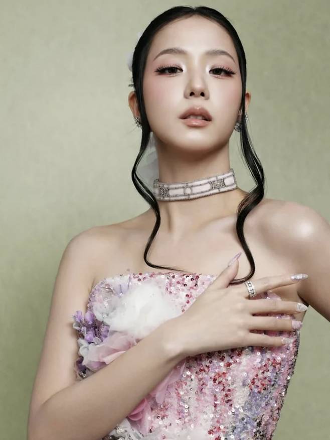 그룹 블랙핑크 지수가 패션 자선 행사인 멧 갈라(Met Gala)에 처음으로 참석한 소감을 전했다. 
사진=그룹 블랙핑크 지수 인스타그램