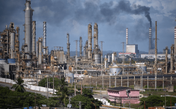 베네수엘라 국영석유회사(PDVSA) 정유 시설 [출처=연합]