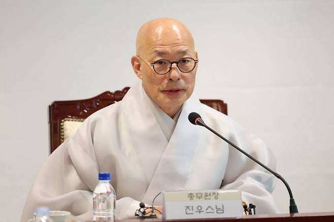 조계종 총무원장 진우스님이 7일 서울 종로구 한국불교역사문화기념관에서 열린 조계종, '마음 평안의 달' 기자간담회에서 인사말을 하고 있다. 연합뉴스