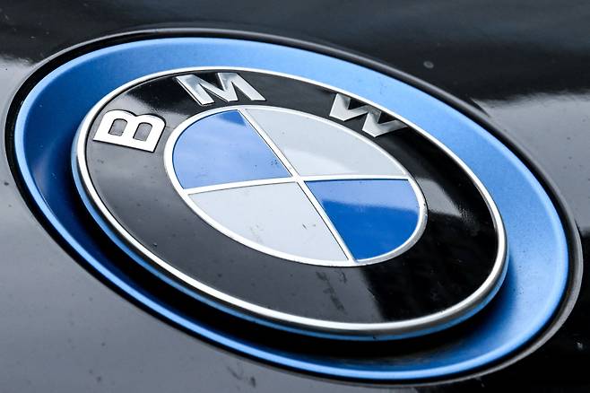 BMW 코리아가 이르면 6월부터 세단을 시작으로 가격 인상에 돌입한다. /AFP 연합뉴스