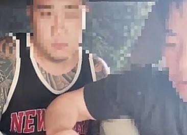 서울경찰청 광역수사단은 불법 사금융 업체 전직 직원 A씨(33)와 흥신소 직원 등 총 5명을 공동공갈 등 혐의로 작년 7월부터 올해 4월28일 간 순차적으로 검찰에 송치했다고 7일 밝혔다. 사진은 경찰에 검거된 공갈 협박 일당의 모습 ⓒ서울청 제공