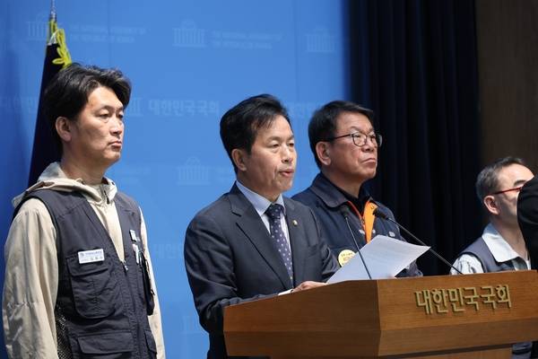 조선업 하청노동자 지방선거 공동 요구 기자회견이 7일 국회 소통관에서 열리고 있다. 윤종오(진보당·울산 북구) 국회의원이 발언하고 있다. /윤종오 의원실