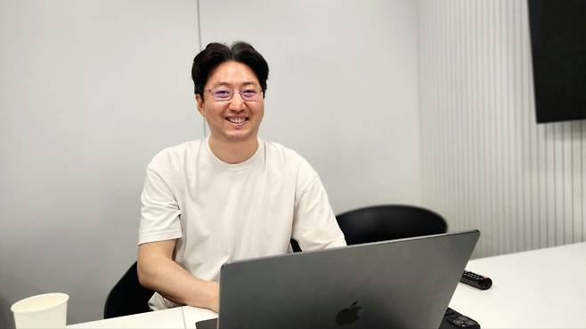 인터뷰 말미, 오 대표는 아직 최종 목적지를 하나로 고정하지 않았다고 말했다. 이는 초기 스타트업의 불확실성이기도 하지만, 동시에 모바일 쿠폰이라는 디지털 재화가 CRM, 광고, 리워드, 정산, 결제 인프라로 확장될 수 있는 폭이 넓다는 의미이기도 하다. (사진=테크42)