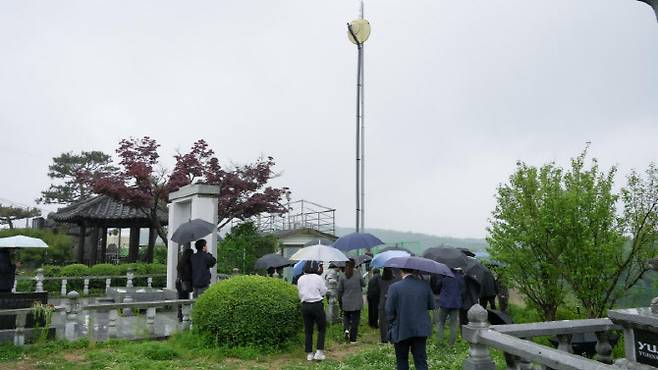 파주시 장단면 행정복지센터 앞에 설치된 고공포집기.(사진=질병관리청)