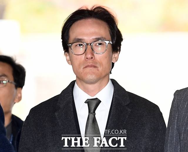 조현범 한국앤컴퍼니그룹 회장이 오는 9월 만기 출소 이후 경영 일선에 복귀할 것이라는 전망이 재계에서 나온다. 한온컴퍼니 체질 개선과 글로벌 공급망 불안 해소 등이 복귀 후 과제로 꼽힌다. /더팩트 DB