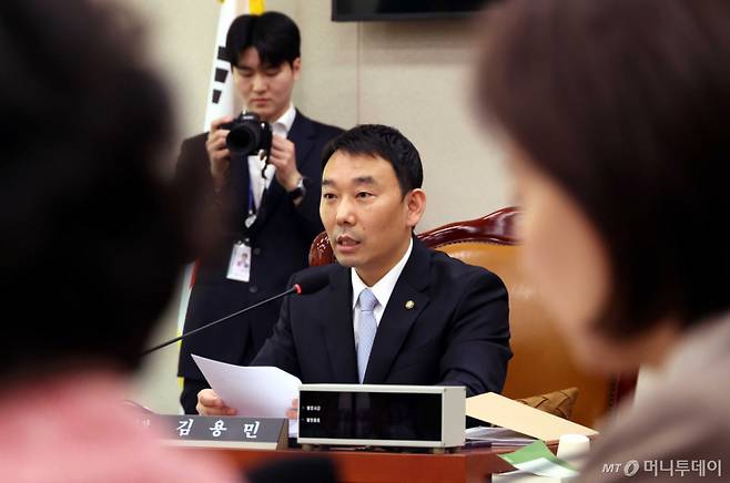 김용민 민주당 의원이 지난 3월 17일 오후 서울 여의도 국회에서 열린 법제사법위원회 법안심사제1소위원회에서 발언을 하고 있다. /사진=뉴시스