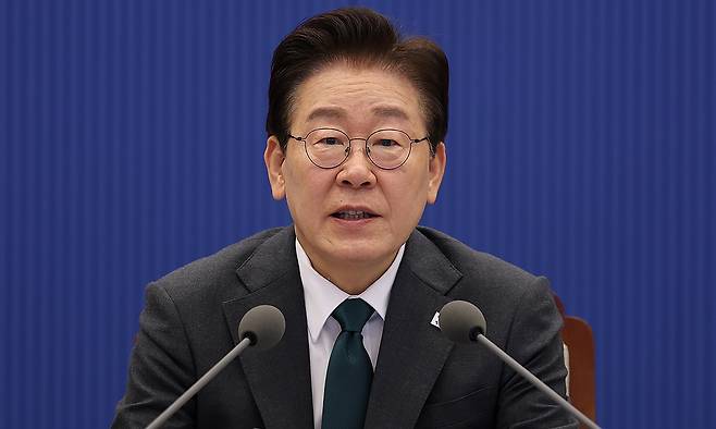 이재명 대통령이 7일 청와대 여민관에서 열린 수석보좌관회의에서 발언하고 있다. 연합뉴스