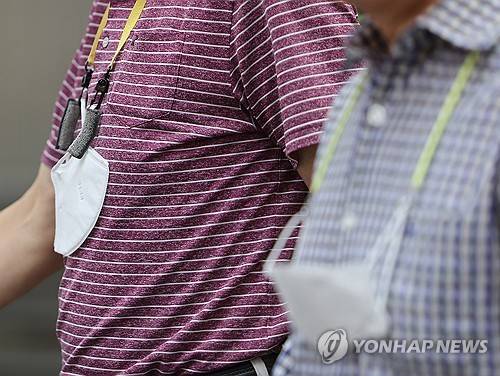 '다시 마스크' [연합뉴스 자료사진. 재판매 및 DB 금지]