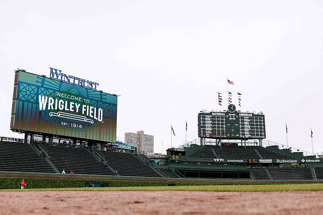 CHICAGO, ILLINOIS - MAY 05: Wrigley Field is shown before a game between the Cincinnati Reds and the Chicago Cubs on May 05, 2026 in Chicago, Illinois. Griffin Quinn/Getty Images/AFP (Photo by Griffin Quinn / GETTY IMAGES NORTH AMERICA / Getty Images via AFP)
<저작권자(c) 연합뉴스, 무단 전재-재배포, AI 학습 및 활용 금지>
