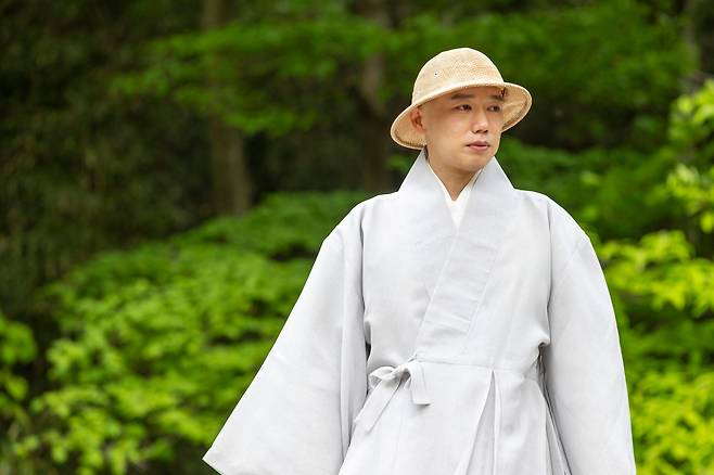 범정스님은 “승려로서 사는 내 삶이 멋지다고 생각한다”고 말했다. 해군 군종 승려(장교)로 재입대해 많은 젊은 층과 소통한 스님은 “MZ라는 용어는 기성세대가 편을 나누려고 선을 긋는 말”이라며 “저 스스로도 ‘MZ스님’이라고 생각하지 않는다”고 했다. /이신영 영상미디어 기자