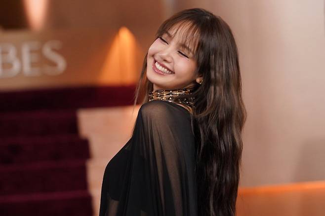 [베벌리힐스=AP/뉴시스] 블랙핑크 리사가 11일(현지 시간) 미 캘리포니아주 베벌리힐스의 베벌리 힐튼에서 열리는 제83회 골든글로브 시상식에 도착해 포토타임을 갖고 있다. 리사는 이번 시상식에서 시상자로 나선다. 2026.01.12. /사진=뉴시스