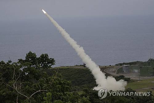 고속기동포병 로켓 시스템(HIMARS·하이마스) [사진=AP 연합뉴스]