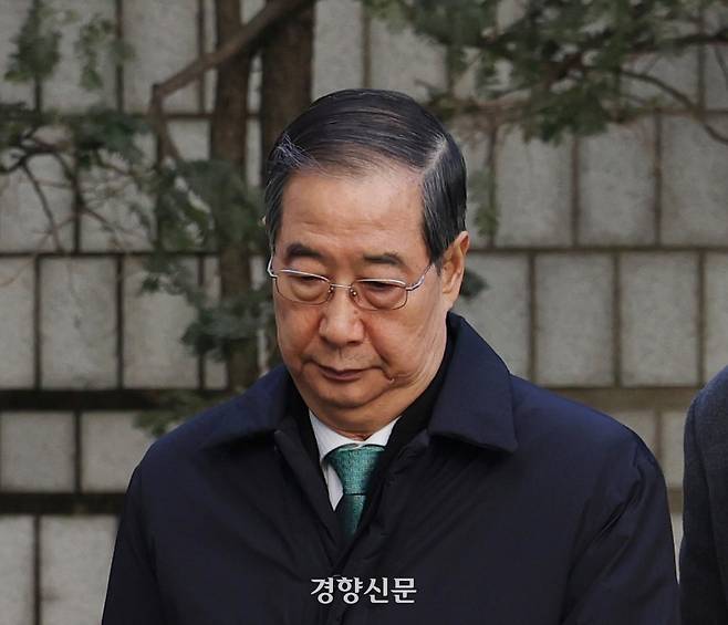 내란 혐의로 기소된 한덕수 전 국무총리의 1심 선고일인 지난 1월 21일 서울 서초구 서울중앙지법에 한덕수 전 국무총리가 출석하고 있다. 정효진 기자
