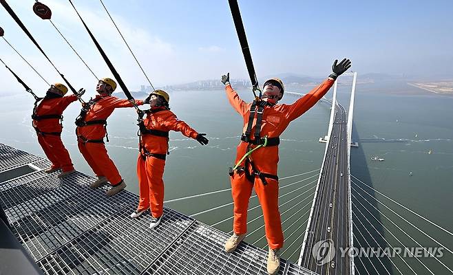 세계 최고 '184m' 해상교량 전망대 '엣지워크' [연합뉴스 자료사진]