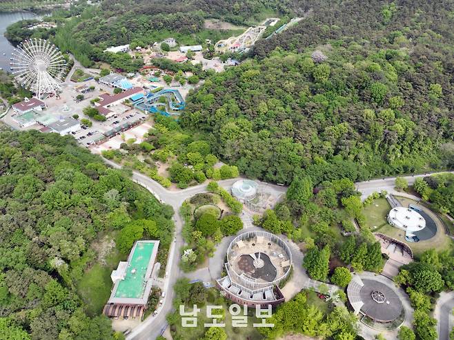 광주 우치동물원에 판다 도입이 성사될 경우 국민들이 더욱 가까운 곳에서 중국 고유종이자 세계적인 멸종위기 동물을 만날 수 있는 기회의 장이 열리게 된다. 이후 우치동물원은 단순한 지방 동물원을 넘어 국가적 관심을 받는 장소가 될것이다. 사진은 광주 우치동물원 모습. /임문철 기자 35mm@namdonews.com