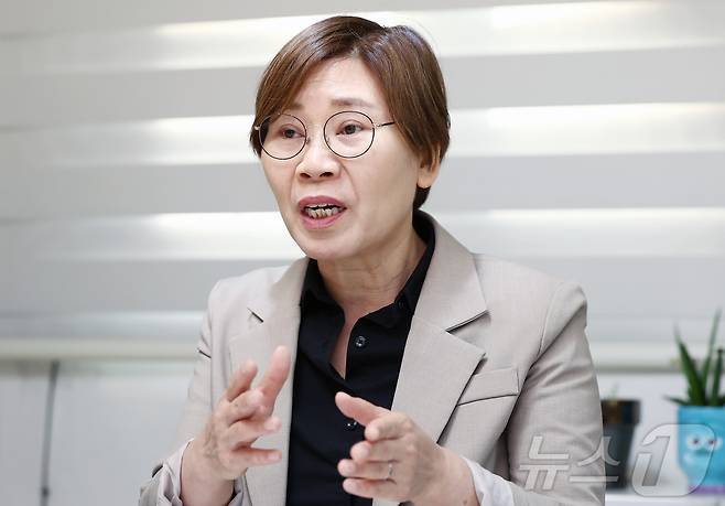 유미숙 한국미혼모지원네트워크 부대표가 6일 서울 마포구 한국미혼모지원네트워크 사무실에서 뉴스1과 인터뷰를 하고 있다. 2026.5.6 ⓒ 뉴스1 김민지 기자