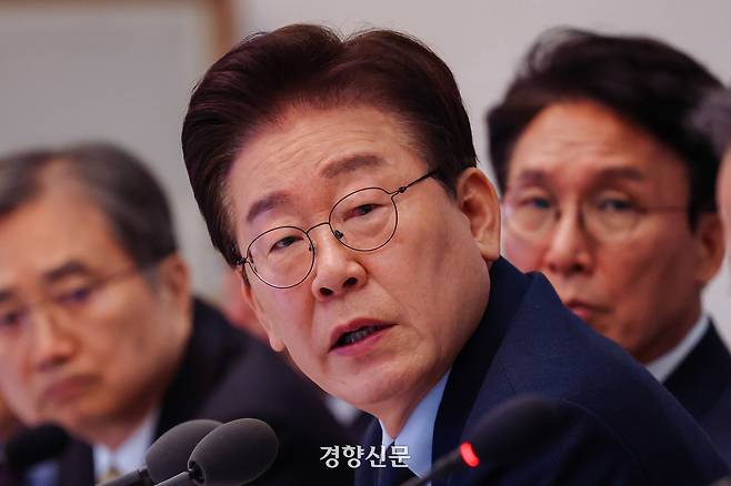 이재명 대통령이 지난 6일 청와대에서 열린 국무회의 겸 비상경제점검회의에서 발언하고 있다. 청와대사진기자단