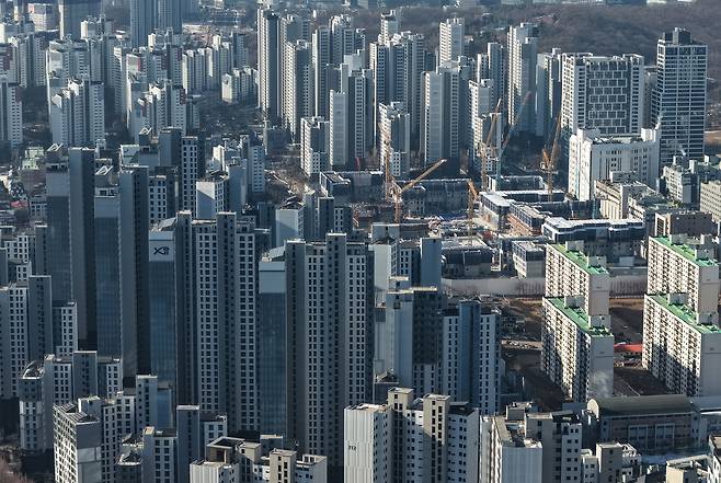 경기도 과천시 과천역 인근 아파트의 모습. [연합]