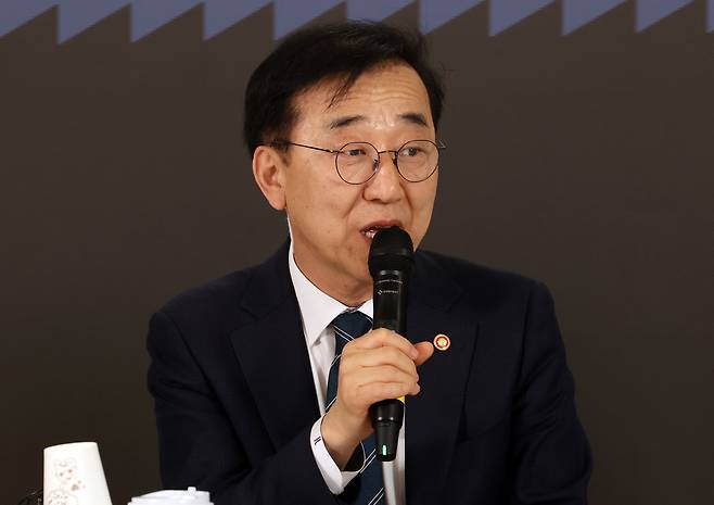 김윤덕 국토교통부 장관이 8일 오후 서울 중구 국토발전전시관에서 열린 정부-건설·금융업계 중동상황 대응 합동 간담회에서 발언을 하고 있다. 뉴시스