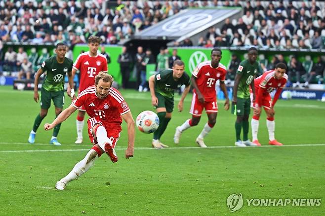 페널티킥을 실축하는 뮌헨의 해리 케인 [AP=연합뉴스]