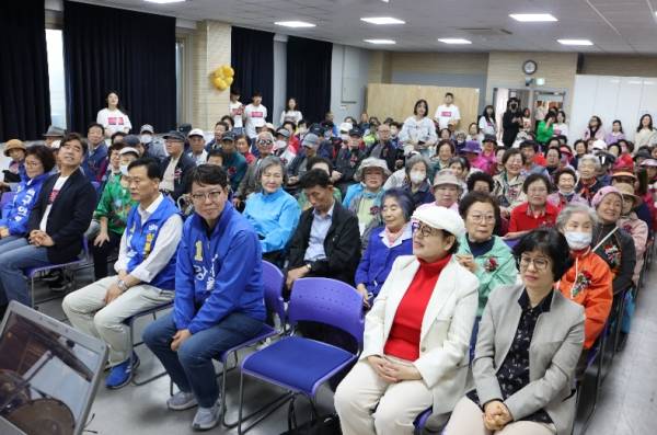 어버이날 행사.&nbsp;ⓒ생명의전화종합사회복지관