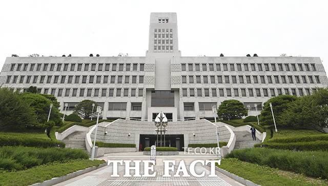 근로계약을 체결했다는 이유만으로 곧바로 임금청구권이 발생한다고 볼 수 없다는 대법원 판단이 나왔다.
