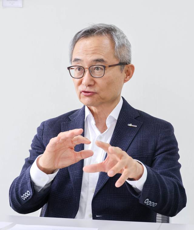 장경희 인하대 전기전자공학부 교수(6G 포럼 집행위원장)이 디지털타임스와 인터뷰하고 있다.