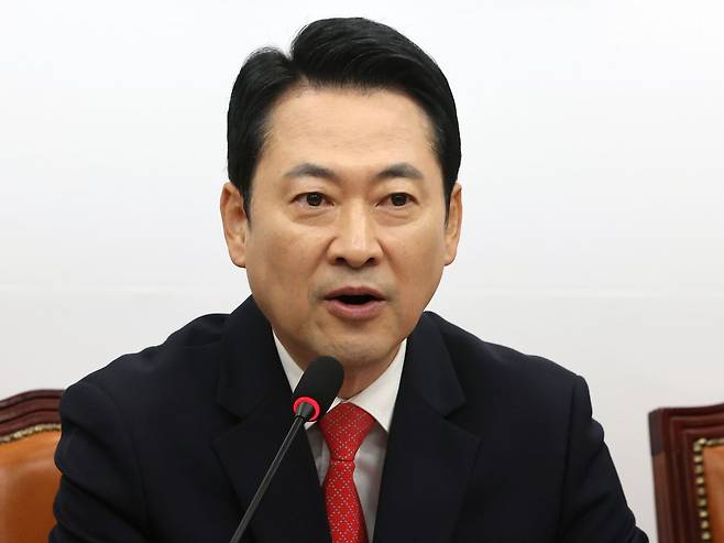 장동혁 국민의힘 대표가 11일 오전 서울 여의도 국회에서 열린 최고위원회에서 모두발언을 하고 있다. 뉴스1