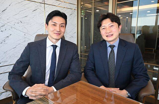 지난 6일 서울 서초구 법무법인 LF 사무실에서 만난 이경민(왼쪽) 변호사와 손병구 변호사. 두 사람은 "따로 회의를 하기 보다는 매일 점심식사를 함께하면서 어떤 콘텐츠를 만들지 토론하곤 한다"고 말했다. 최현규 기자