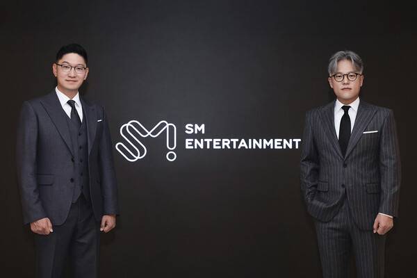 ▲ SM엔터테인먼트 장철혁·탁영준 공동대표가 미국 빌보드 '2026 인디 파워 플레이어스'에 선정됐다. 제공|SM엔터테인먼트
