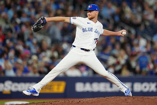 Toronto Blue Jays pitcher Eric Lauer throws against the Los Angeles Angels during the top of the fifth inning of a baseball game in Toronto, Sunday, May 10, 2026. (Frank Gunn/The Canadian Press via AP) MANDATORY CREDIT
<저작권자(c) 연합뉴스, 무단 전재-재배포, AI 학습 및 활용 금지>