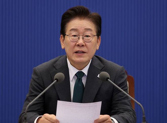 이재명 대통령이 7일 청와대 여민관에서 열린 수석보좌관회의에서 발언하고 있다. 연합뉴스