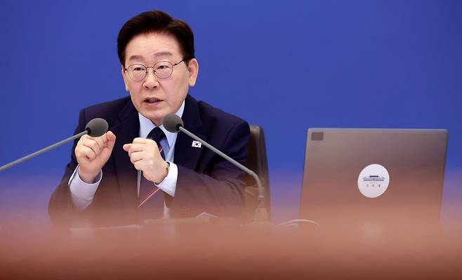 이재명 대통령이 12일 청와대에서 열린 비상경제점검회의 겸 국무회의에서 발언하고 있다. (청와대통신사진기자단) 2026.5.12 뉴스1