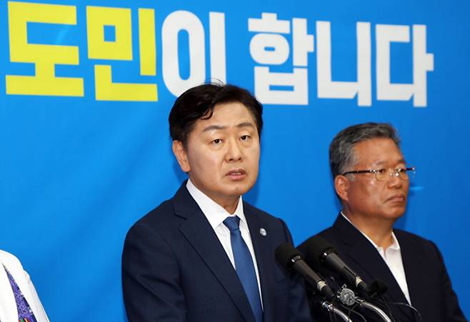 무소속 출마 결심을 굳힌 김관영 전북특별자치도 예비후보가 7일 전북도의회 브리핑룸에서 입장을 밝히고 있다. 2026.5.7 [사진=연합뉴스]