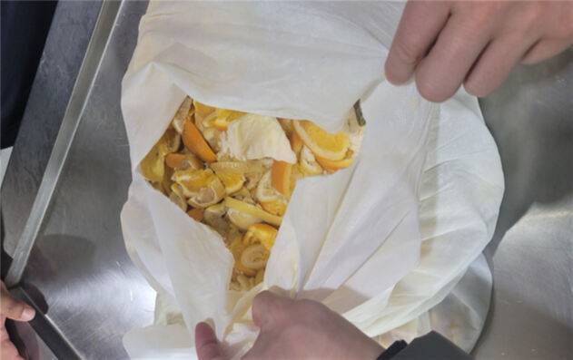 지역특산주 제조에 투입한 수입산 과실. 제주도자치경찰단 제공