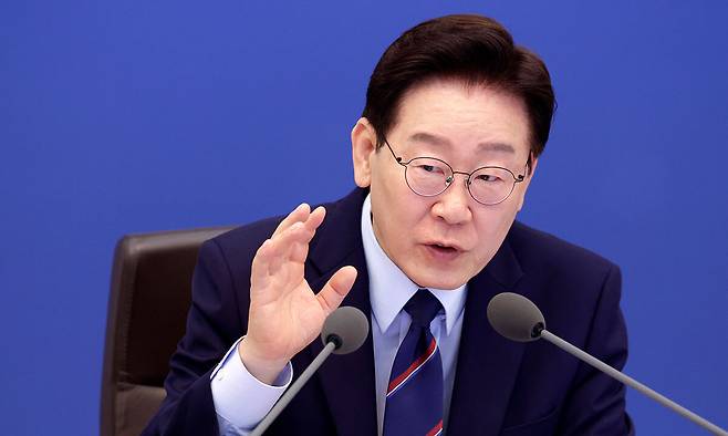 이재명 대통령이 12일 청와대에서 열린 국무회의 겸 비상경제점검회의에서 발언하고 있다. 연합뉴스