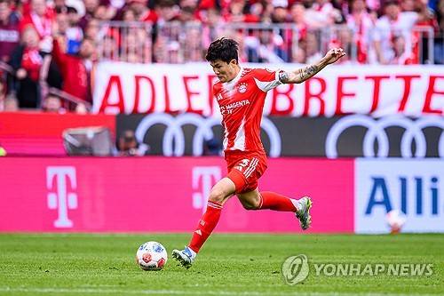 독일 매체 'TZ'가 12일(한국시간) 볼프스부르크전에 부상으로 하프타임에 교체되 나간 김민재의 부상이 심각하지 않다고 보도했다.&nbsp;  김민재는 지난 10일 독일 볼프스부르크에 있는 폴크스바겐 아레나에서 열린 볼프스부르크와의 2025-2026시즌 분데스리가 33라운드 원정 경기에 선발 출장했다.&nbsp;  전반전을 마친 김민재는 다요 우파메카노와 교체됐다.연합뉴스