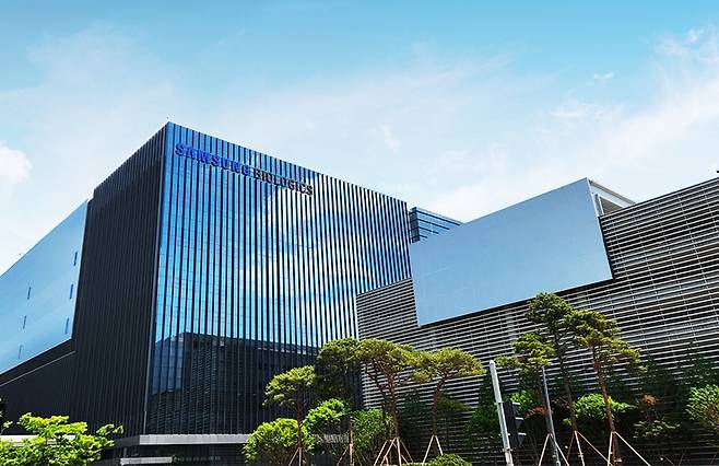 삼성바이오로직스는 이번달까지 올해만 4개 이상의 글로벌 제약바이오 학회 및 콘퍼런스에 참석했으며, 오는 6월에도&nbsp;세계 최대 바이오·제약 박람회인 '2026 BIO USA'에 참가한다. 사진은 삼성바이오로직스 4공장. /&nbsp;삼성바이오로직스