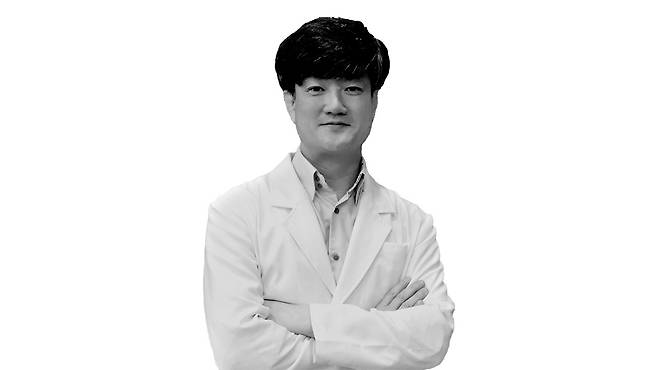 최진형 원장｜출처: 탄탄한정형외과의원