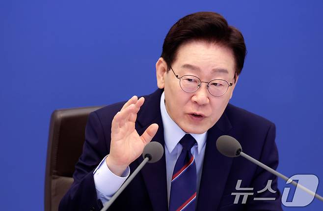 이재명 대통령이 12일 청와대에서 열린 비상경제점검회의 겸 국무회의에서 발언하고 있다. (청와대통신사진기자단) 2026.5.12 ⓒ 뉴스1 허경 기자