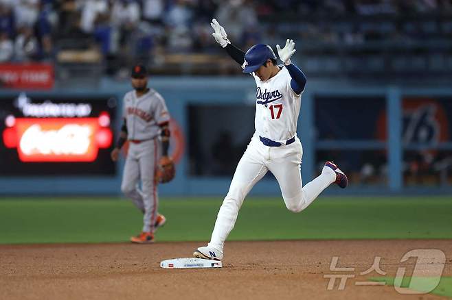 홈런 세리머니를 펼치는 오타니 쇼헤이. ⓒ AFP=뉴스1